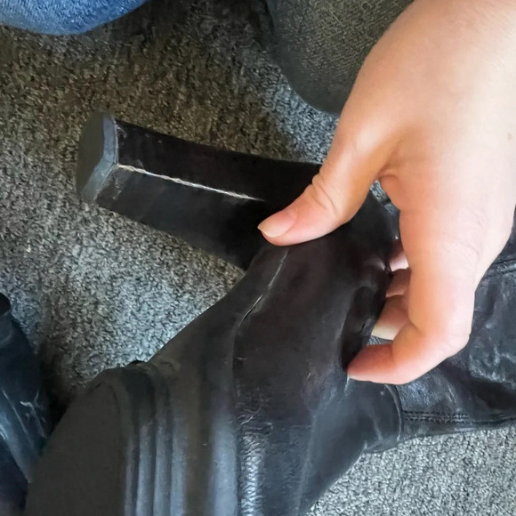 Frye Black Mimi Scrunch Boots, size 7 - Picture 7 of 8